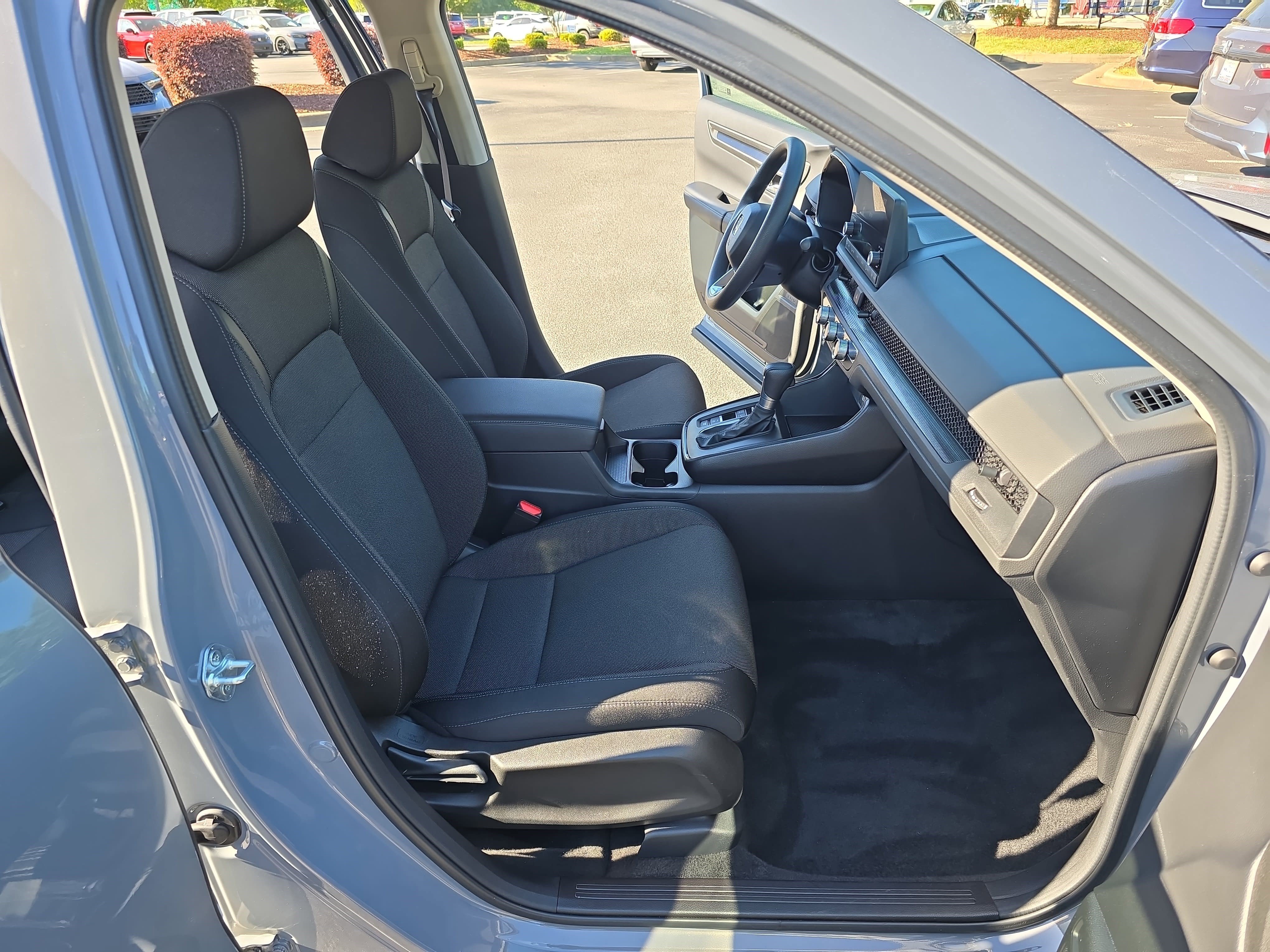 Used 2025 Honda CR-V LX image 10