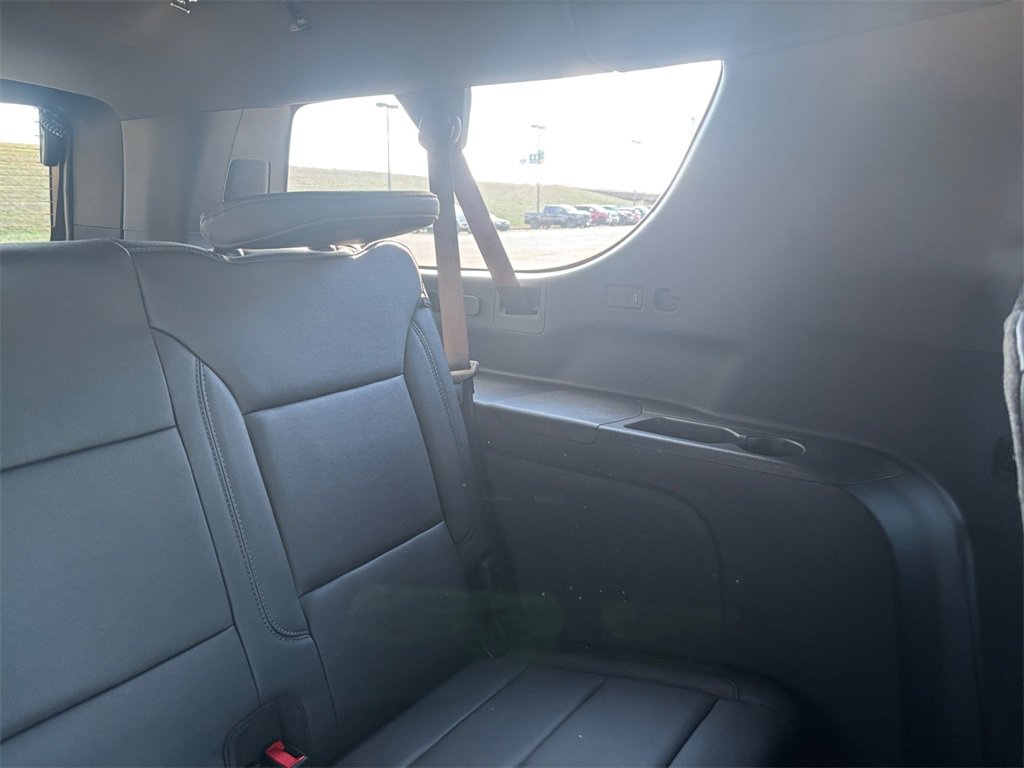 New 2026 Chevrolet Suburban Z71 image 21