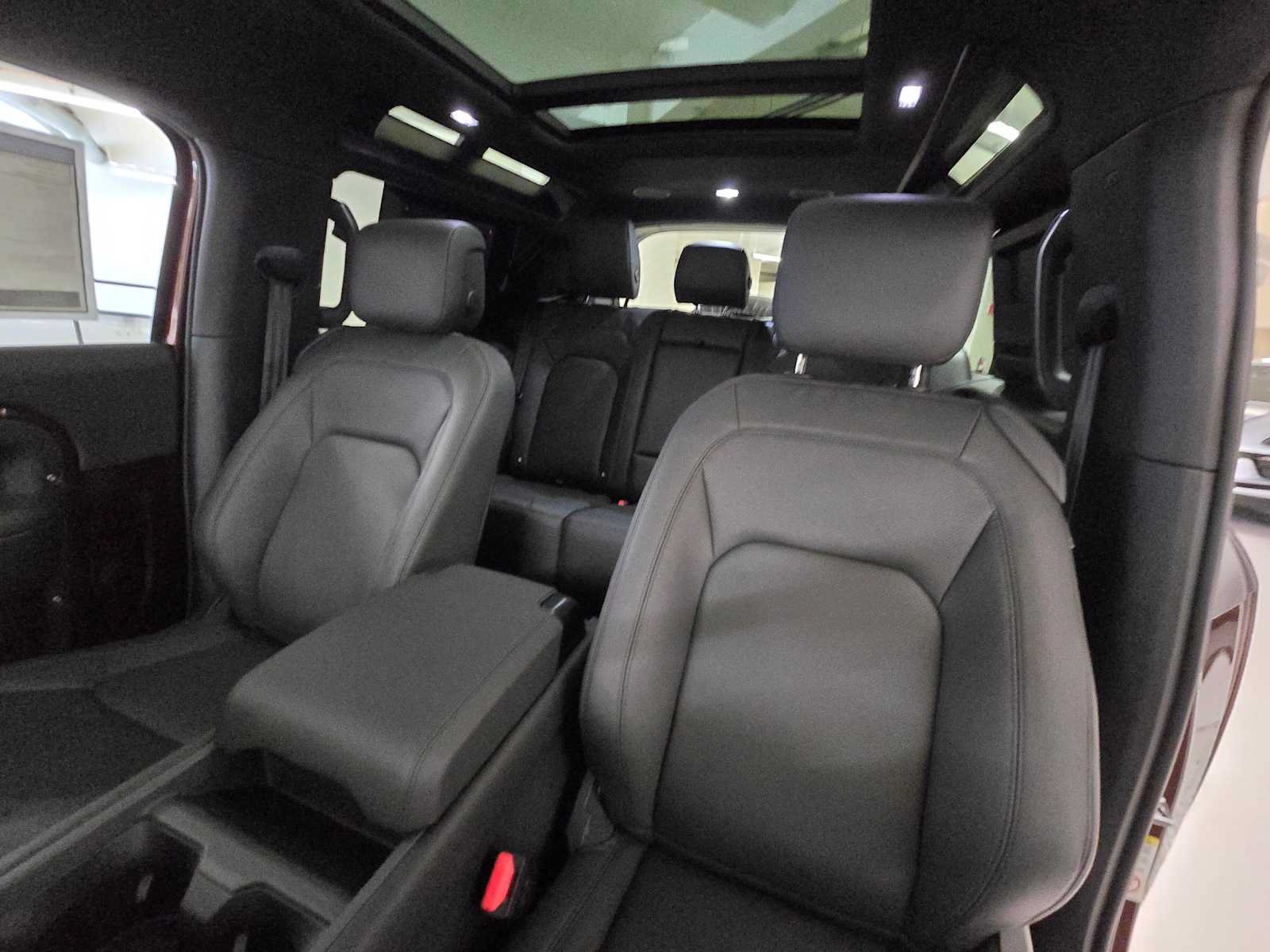 New 2026 Land Rover Defender 90 X-Dynamic SE AWD/4WD image 19