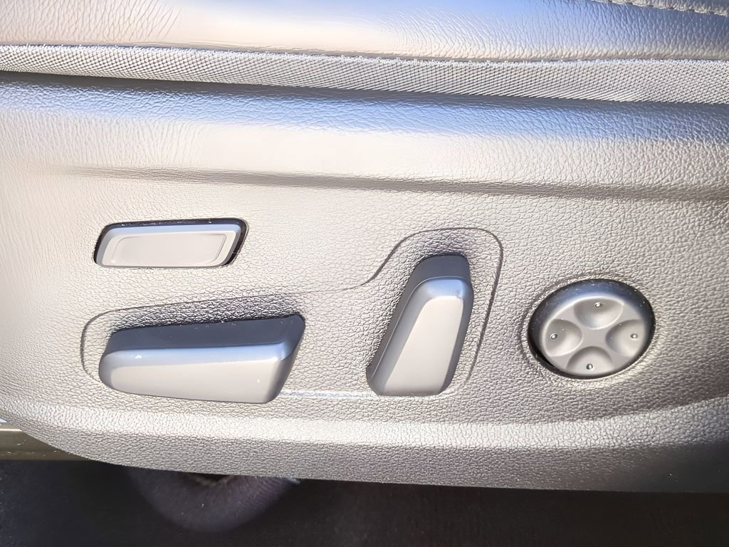 Used 2023 Hyundai Santa Fe Limited image 19