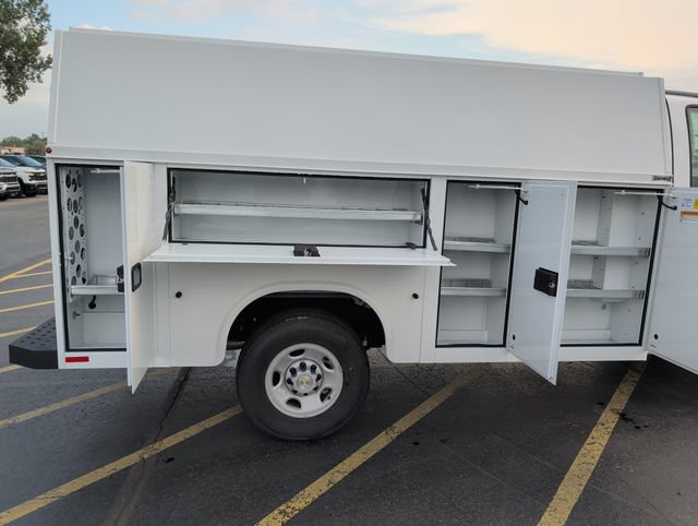 New 2026 Chevrolet Express 3500 w/ Power Convenience Package RWD image 25