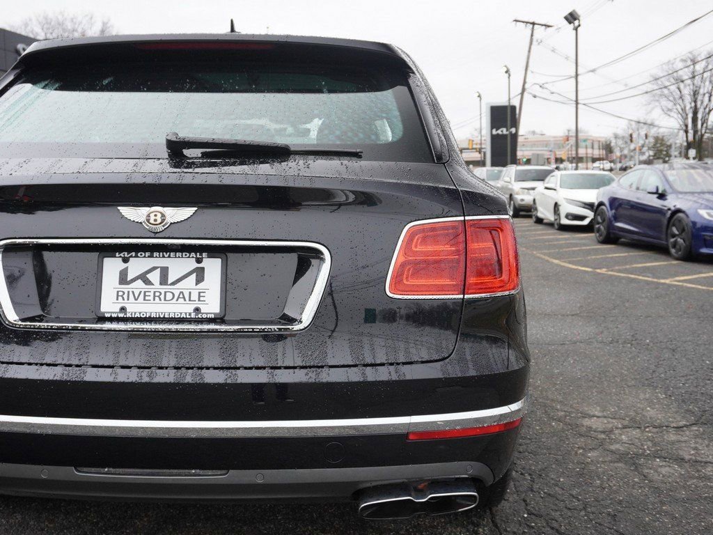 Used 2019 Bentley Bentayga image 16