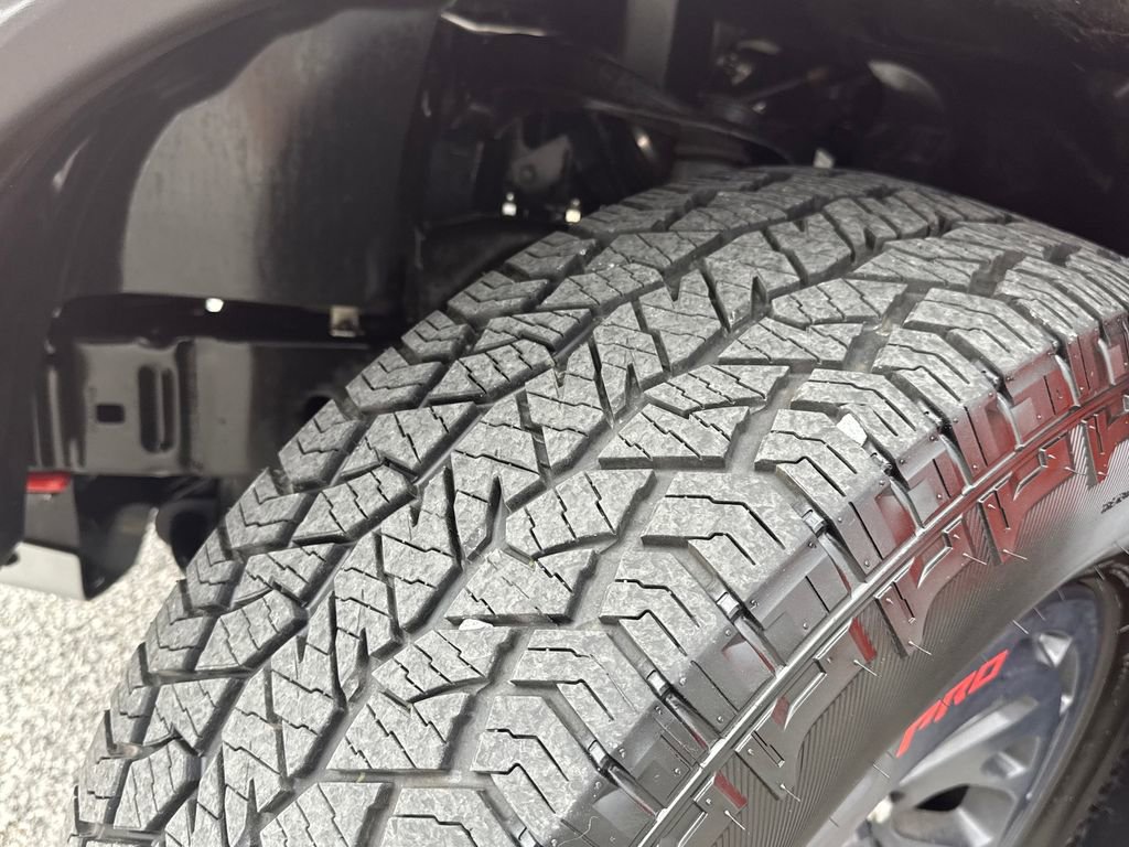 Certified 2025 Nissan Frontier PRO-4X image 29