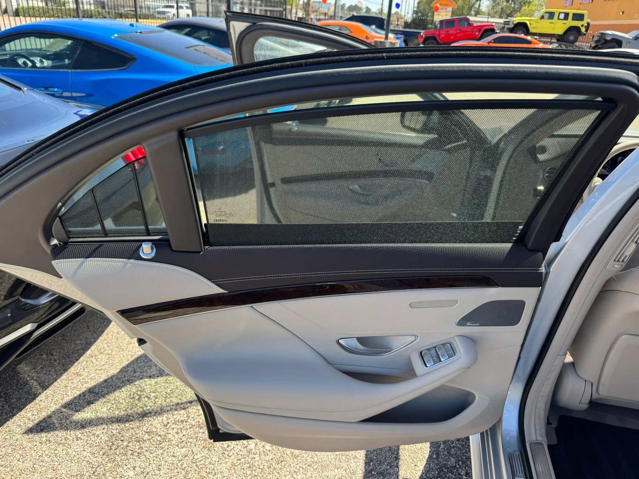 Used 2019 Mercedes-Benz S 450 Sedan image 23