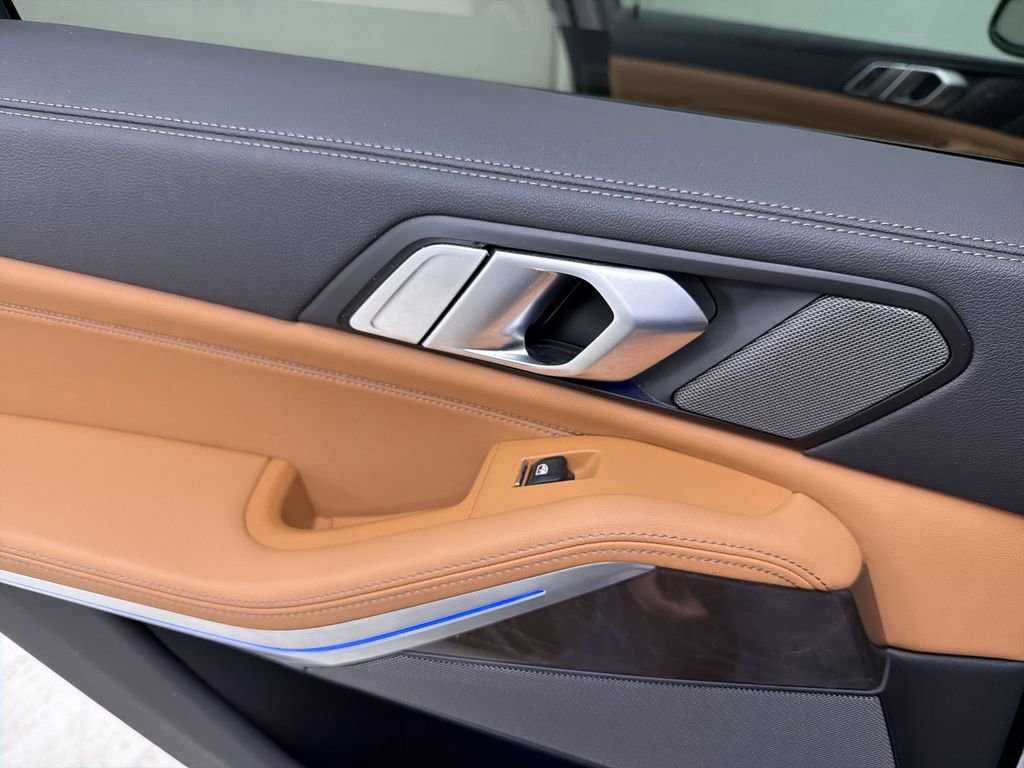 Used 2023 BMW X5 xDrive40i w/ M Sport Package image 26