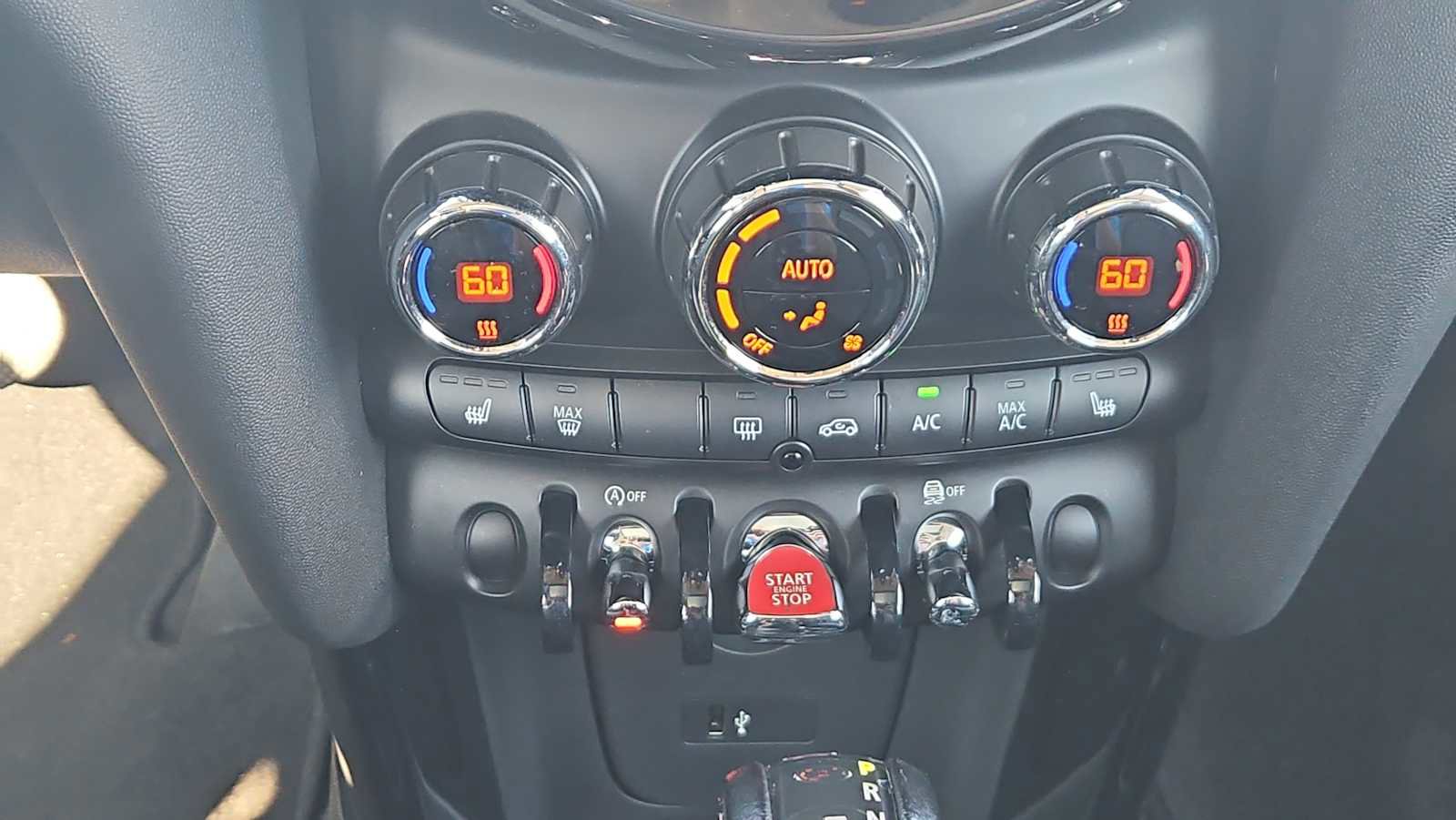 Used 2019 MINI Cooper 2-Door Hardtop image 17