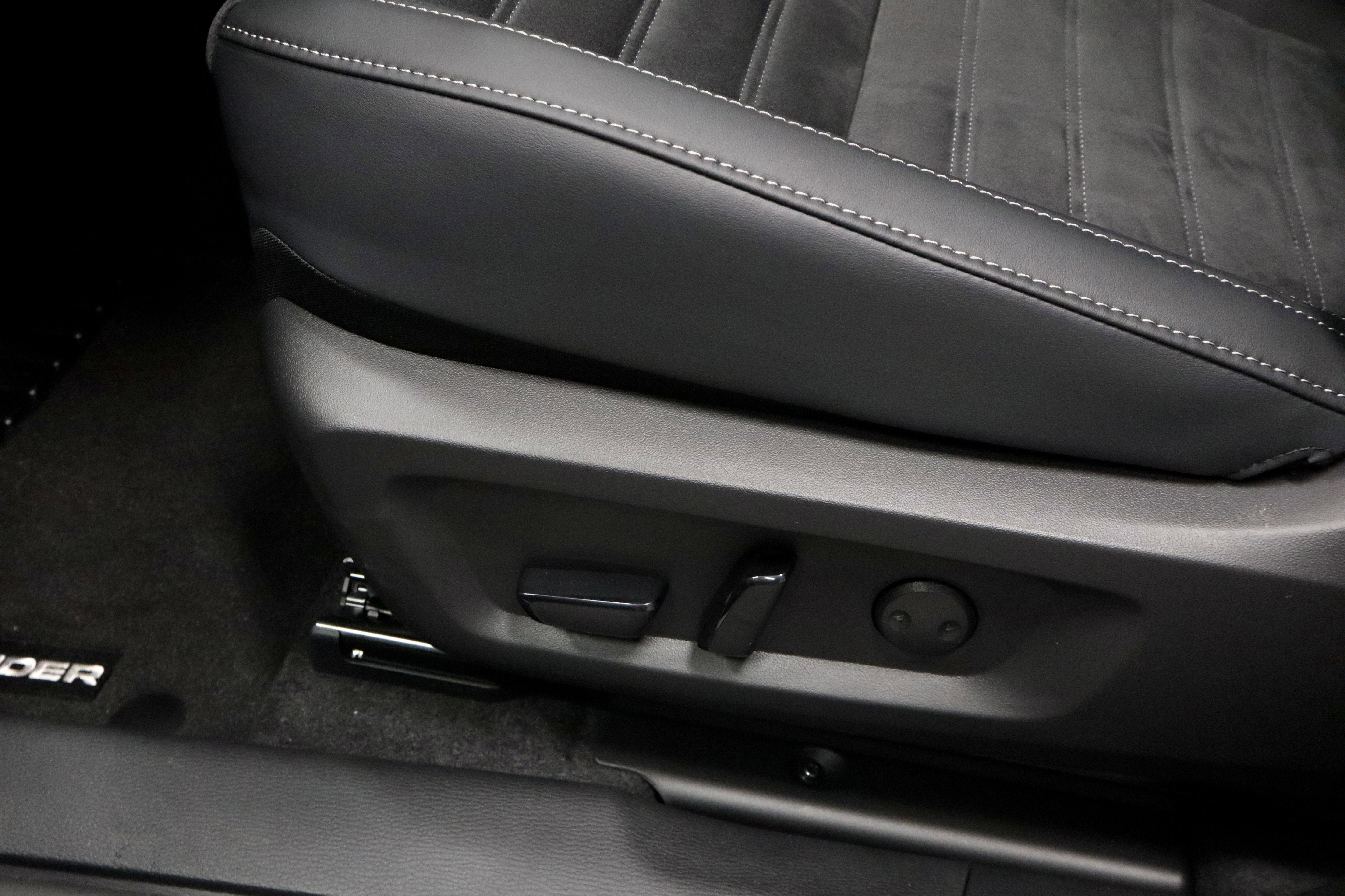 New 2026 Mitsubishi Outlander SE image 16