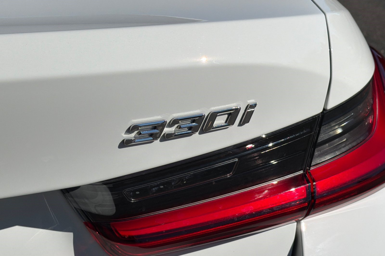 Used 2025 BMW 330i Sedan w/ Premium Package RWD image 38