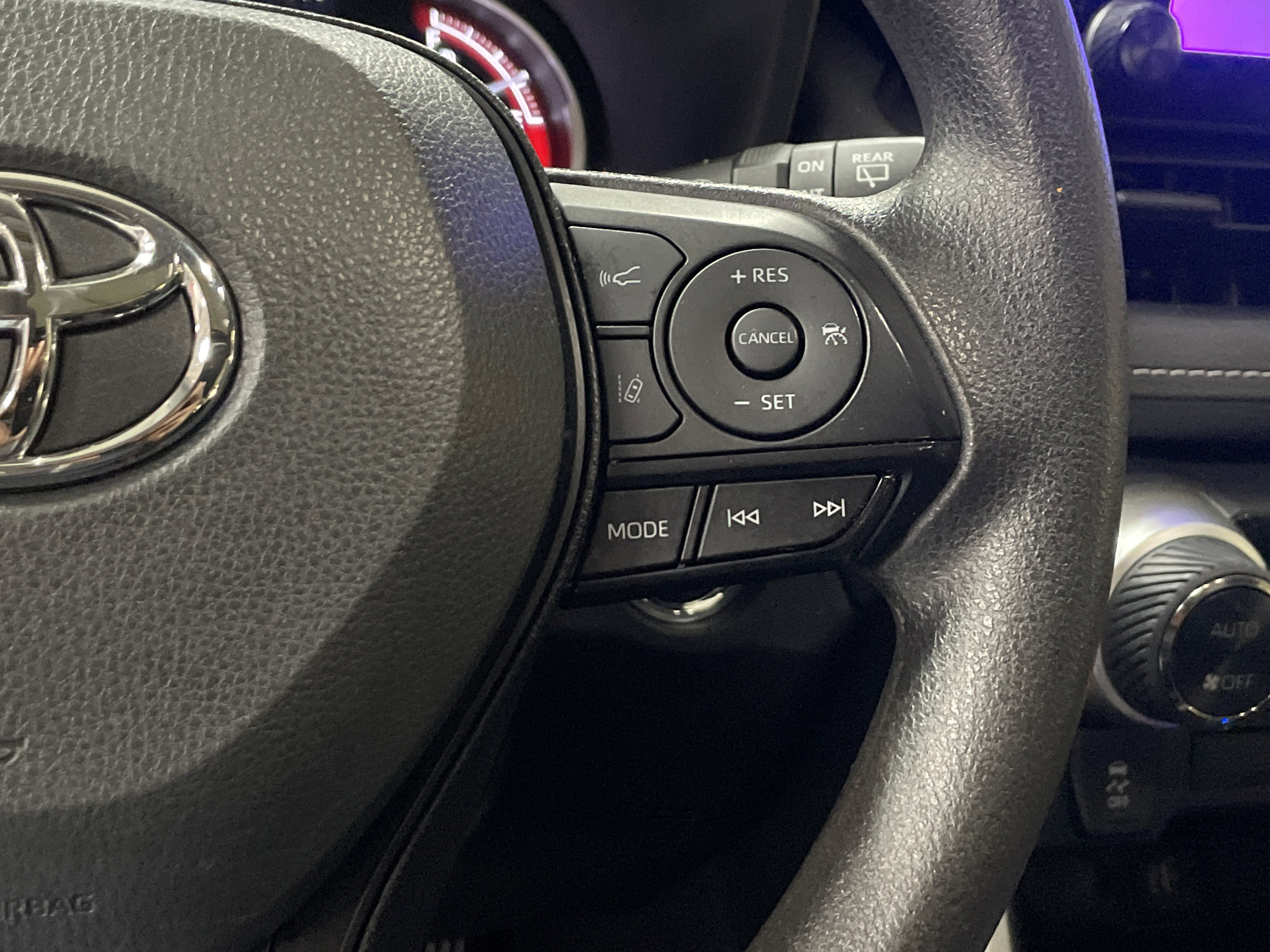 Used 2023 Toyota RAV4 XLE w/ Convenience Package FWD image 20