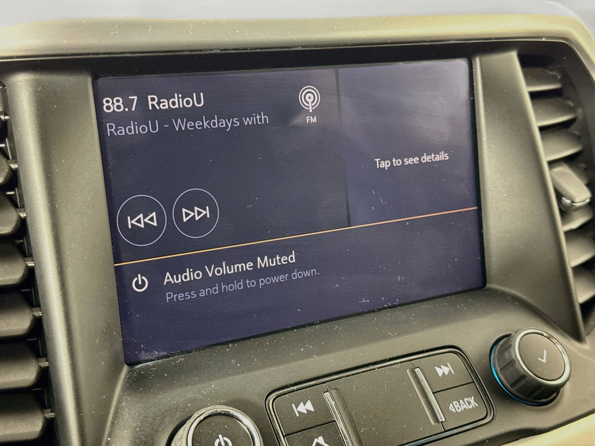 Used 2021 GMC Acadia SLT w/ Technology Package FWD image 14