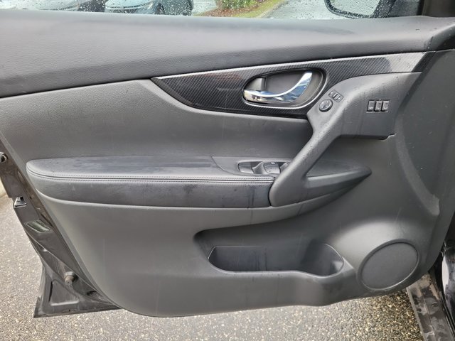 Used 2018 Nissan Rogue SL w/ Premium Package image 19