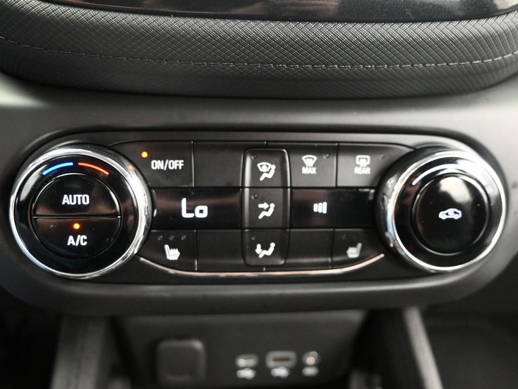 Used 2022 Chevrolet TrailBlazer LT w/ Convenience Package image 22