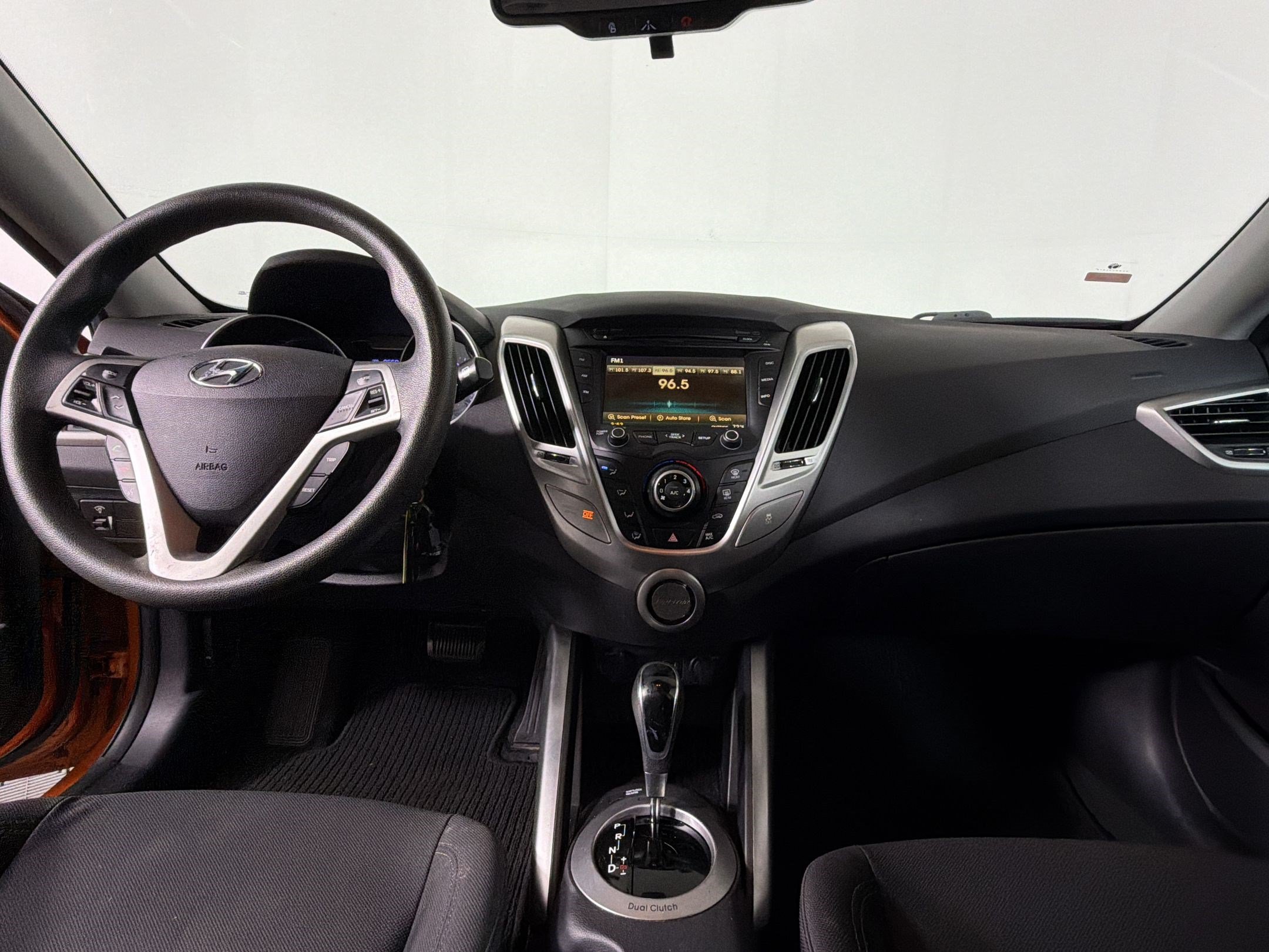 Used 2014 Hyundai Veloster FWD image 14