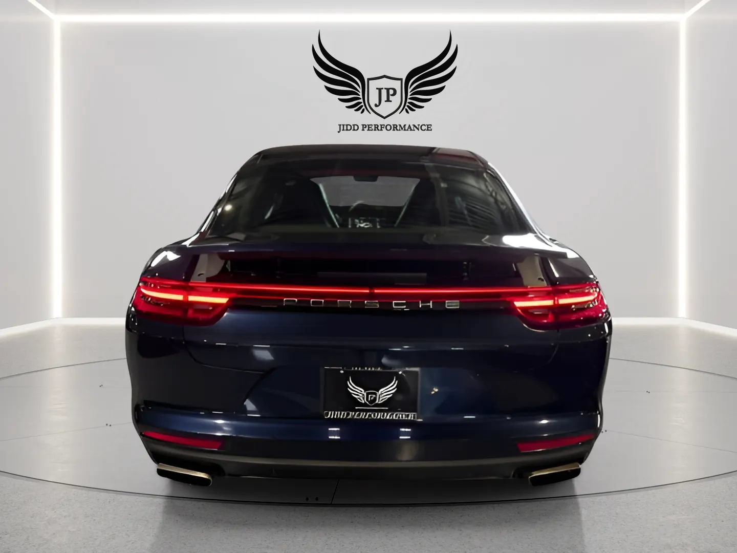 Used 2017 Porsche Panamera 4 w/ Premium Package AWD/4WD image 5