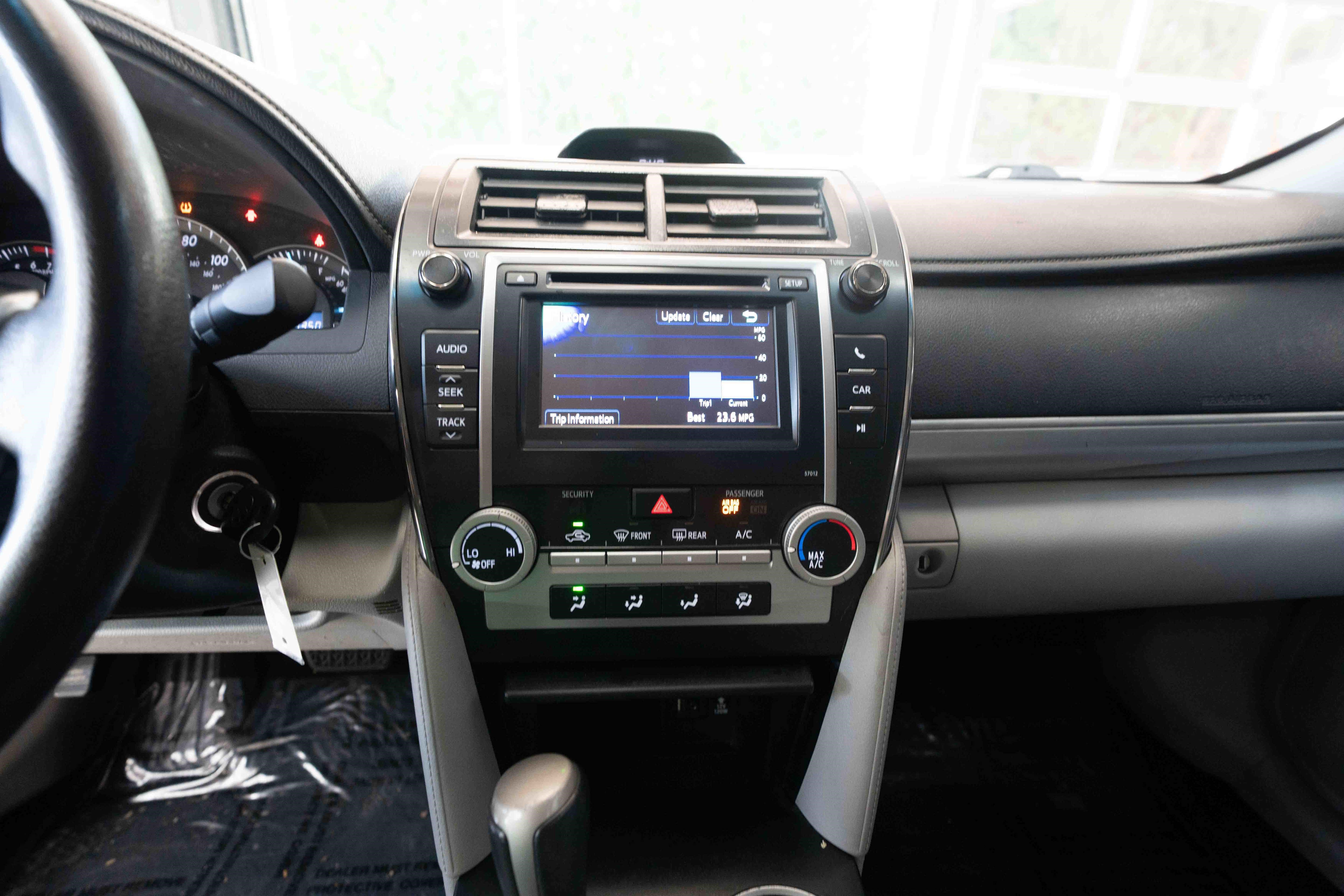 Used 2012 Toyota Camry LE FWD image 17