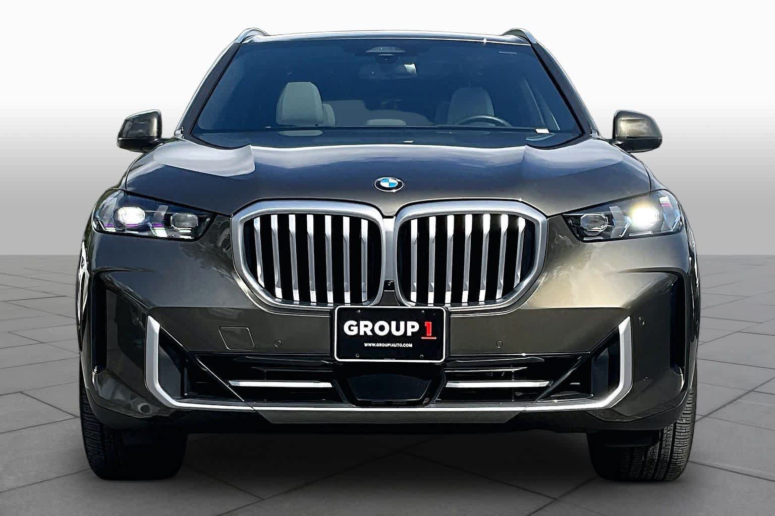 Used 2026 BMW X5 xDrive40i w/ Premium Package AWD/4WD image 3