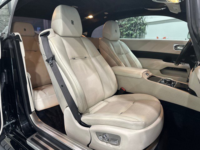 Used 2015 Rolls-Royce Wraith RWD image 60