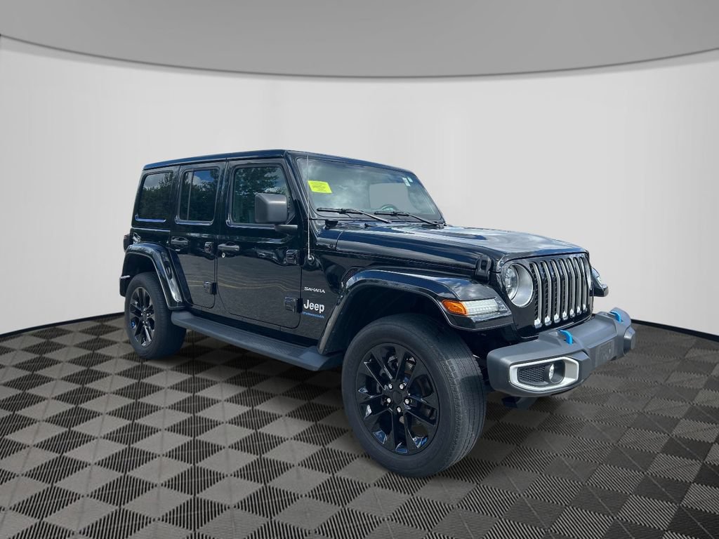 Used 2023 Jeep Wrangler Unlimited Sahara w/ Cold Weather Group AWD/4WD image 7