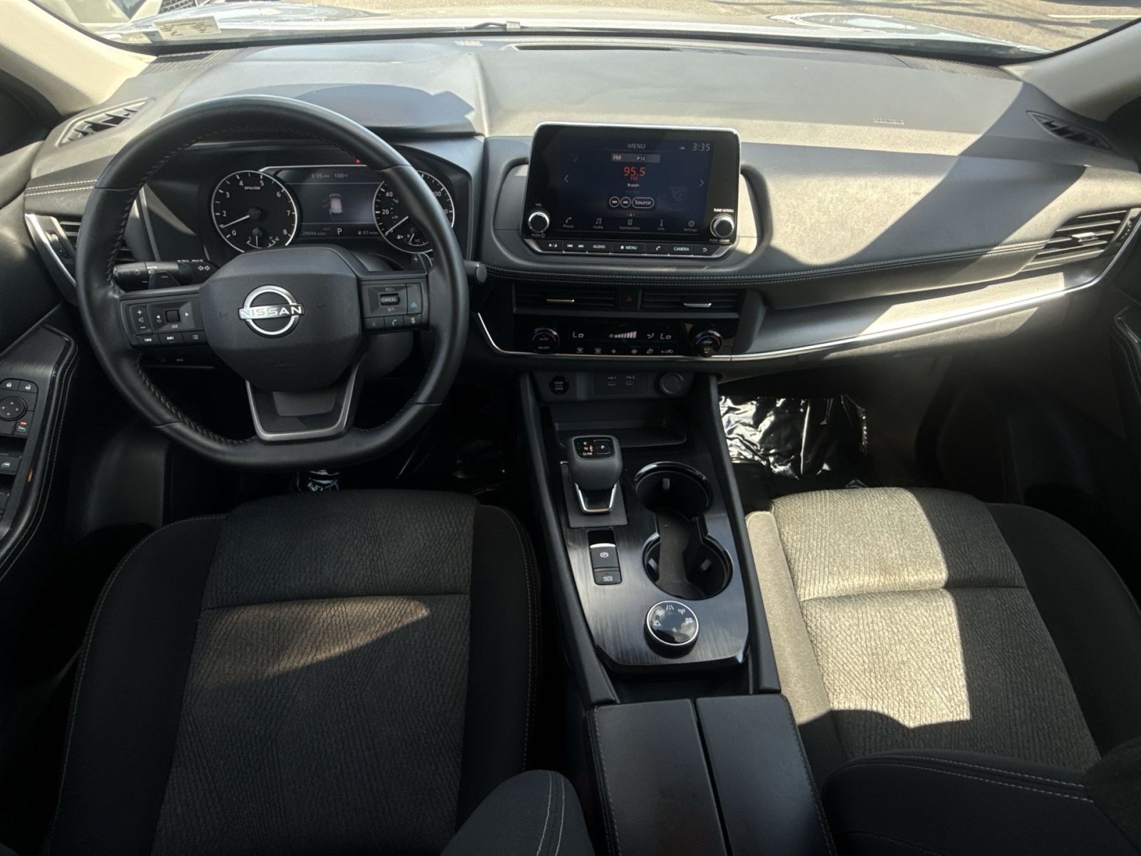 Used 2025 Nissan Rogue SV AWD/4WD image 23