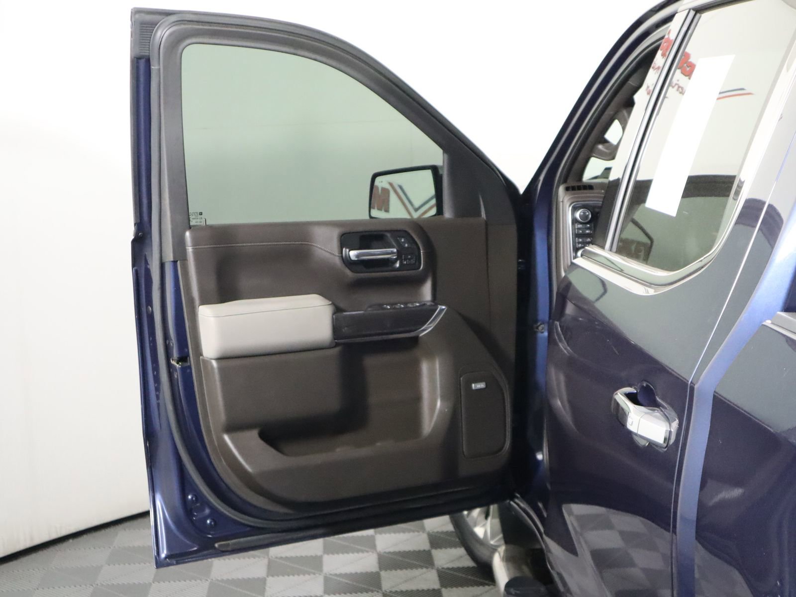 Used 2019 Chevrolet Silverado 1500 LTZ w/ LTZ Texas Edition image 22