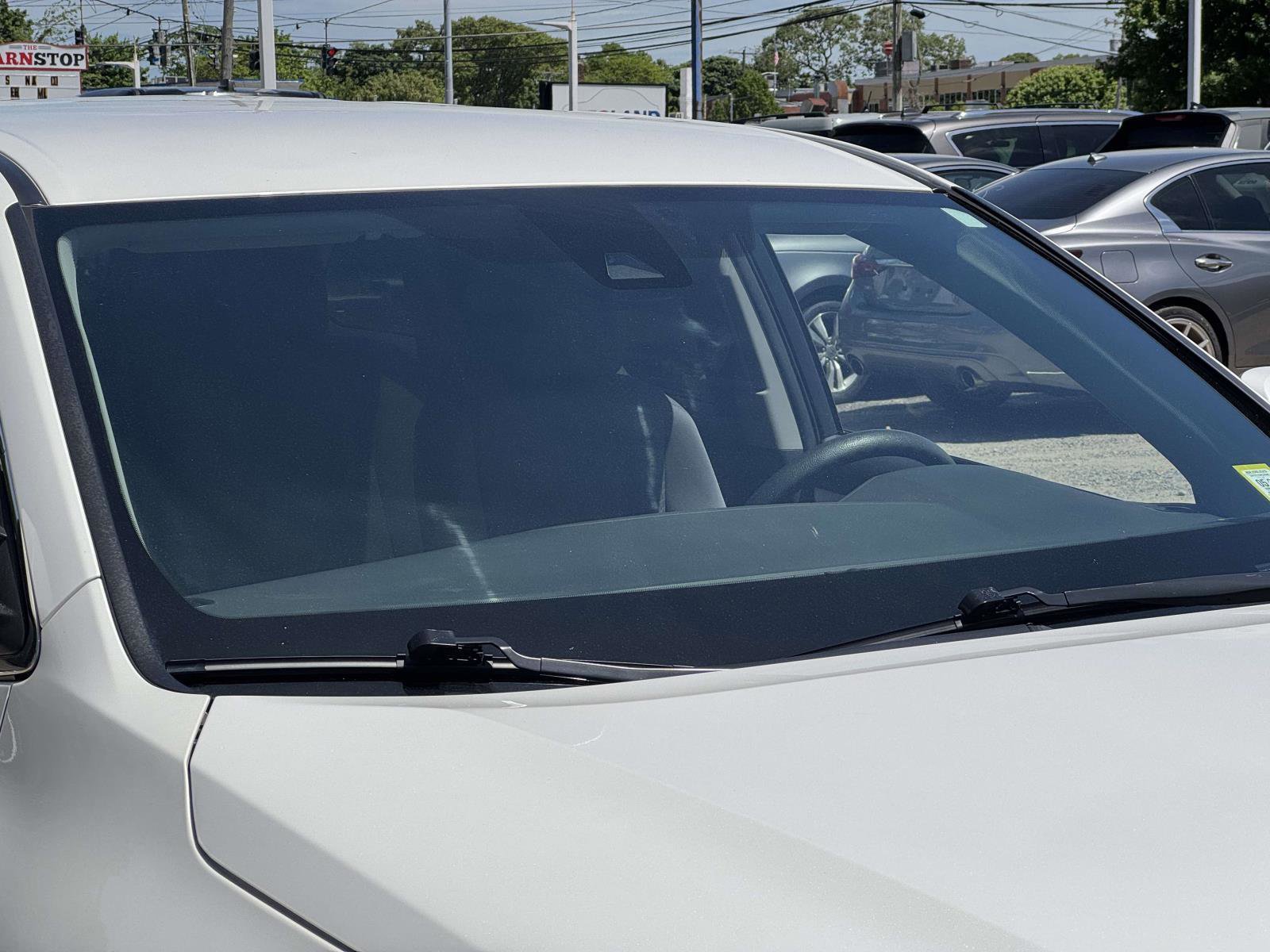 Used 2019 Toyota Highlander LE AWD/4WD image 12