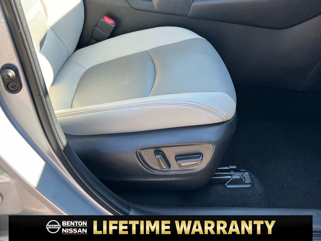 Used 2023 Toyota RAV4 Limited image 32