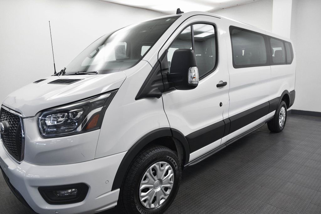 Used 2023 Ford Transit 350 XLT image 5