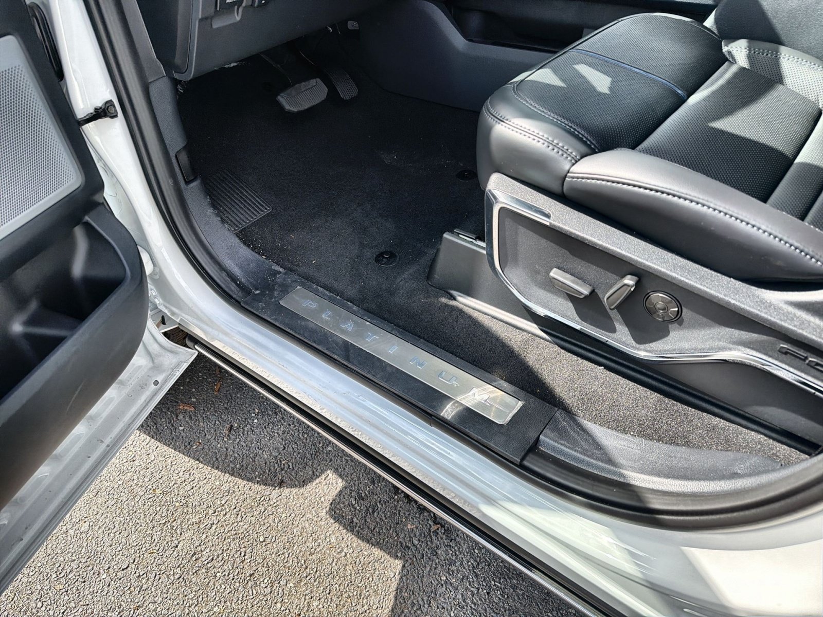 New 2026 Ford F250 Platinum AWD/4WD image 16