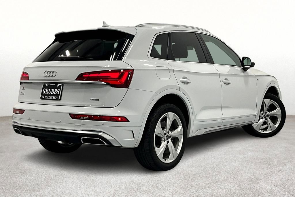 Used 2022 Audi Q5 2.0T Premium w/ Convenience Package image 2