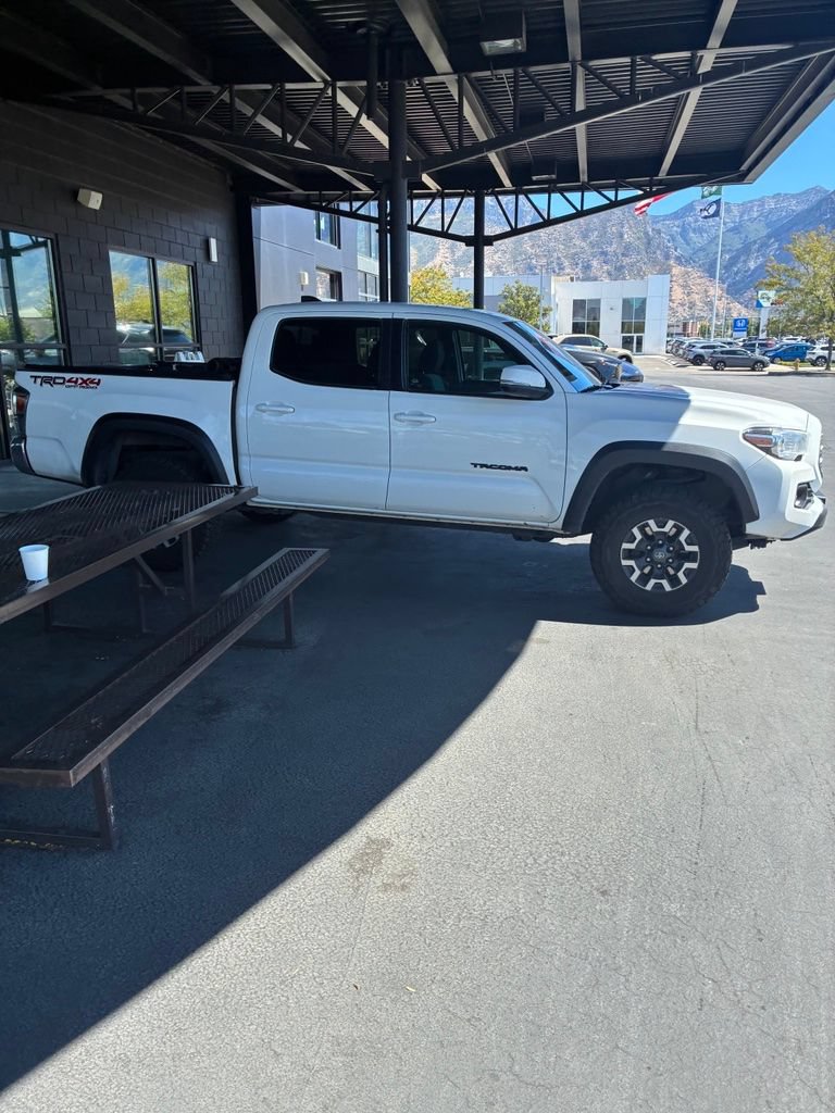 Used 2021 Toyota Tacoma TRD Off-Road w/ Blackout Package (TMS) AWD/4WD image 23