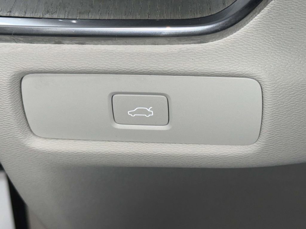 Used 2023 Volvo S60 B5 Plus w/ Protection Package Premier FWD image 25