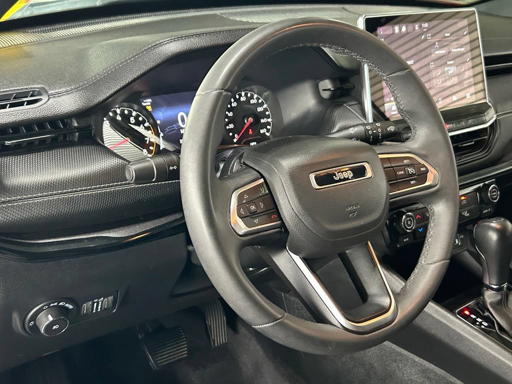 Used 2022 Jeep Compass Latitude FWD image 19
