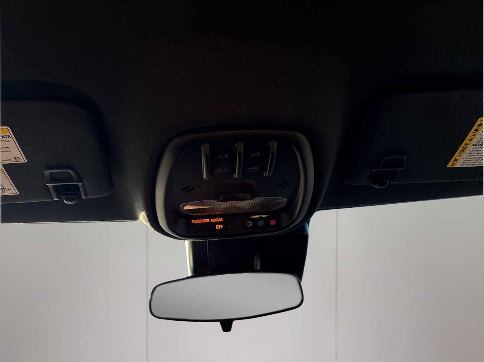 Used 2025 Chevrolet Trax RS w/ Sunroof Package image 19