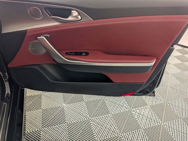 Used 2018 Kia Stinger GT1 image 35