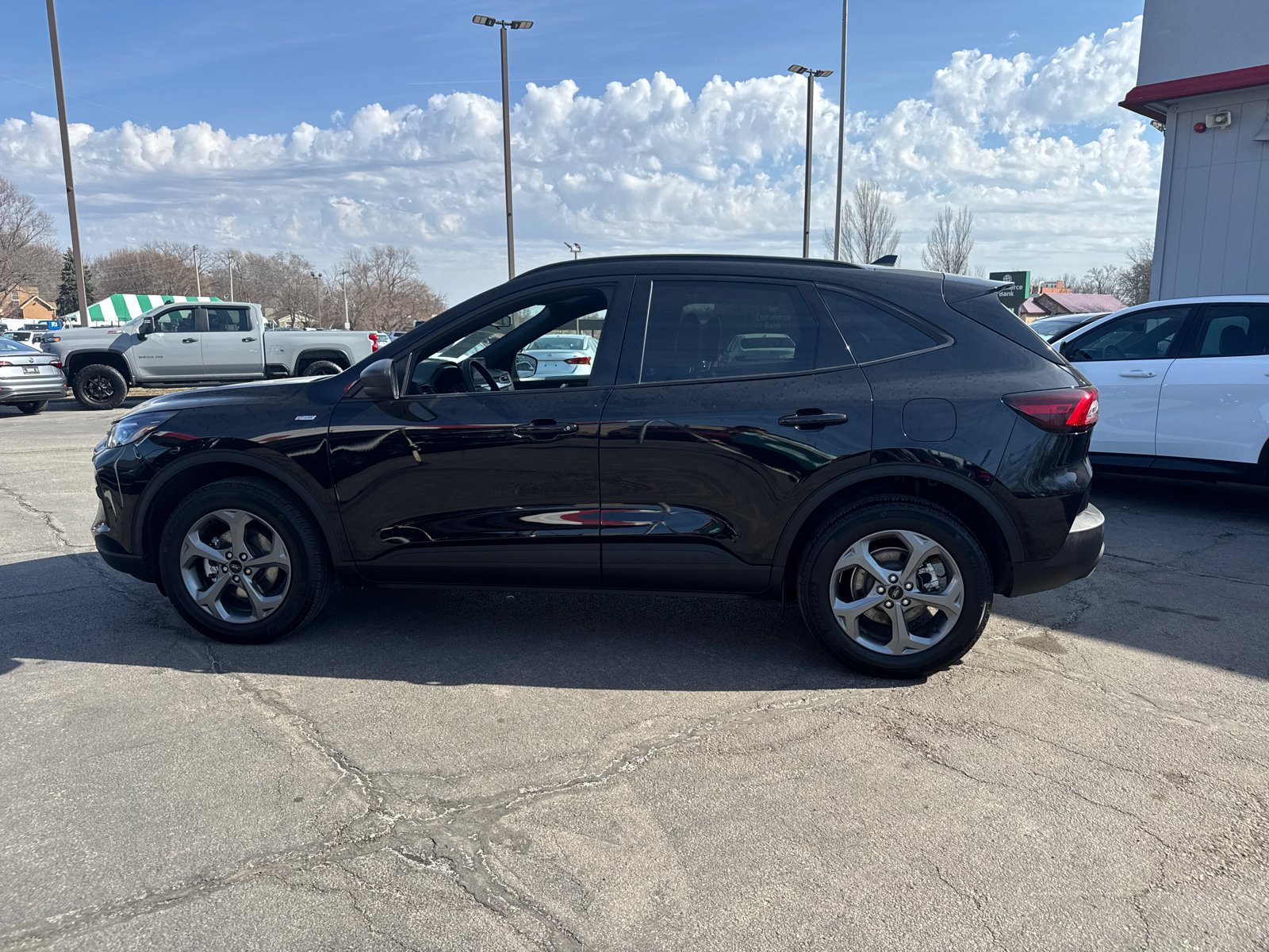 Used 2025 Ford Escape ST-Line AWD/4WD image 3