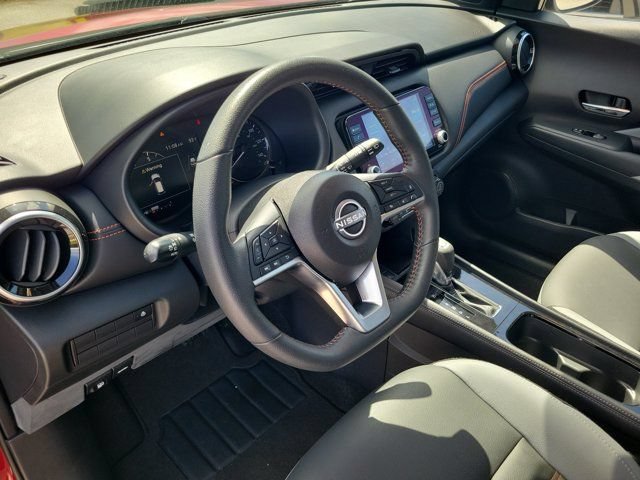 Certified 2023 Nissan Kicks SR w/ SR Premium Package FWD image 18