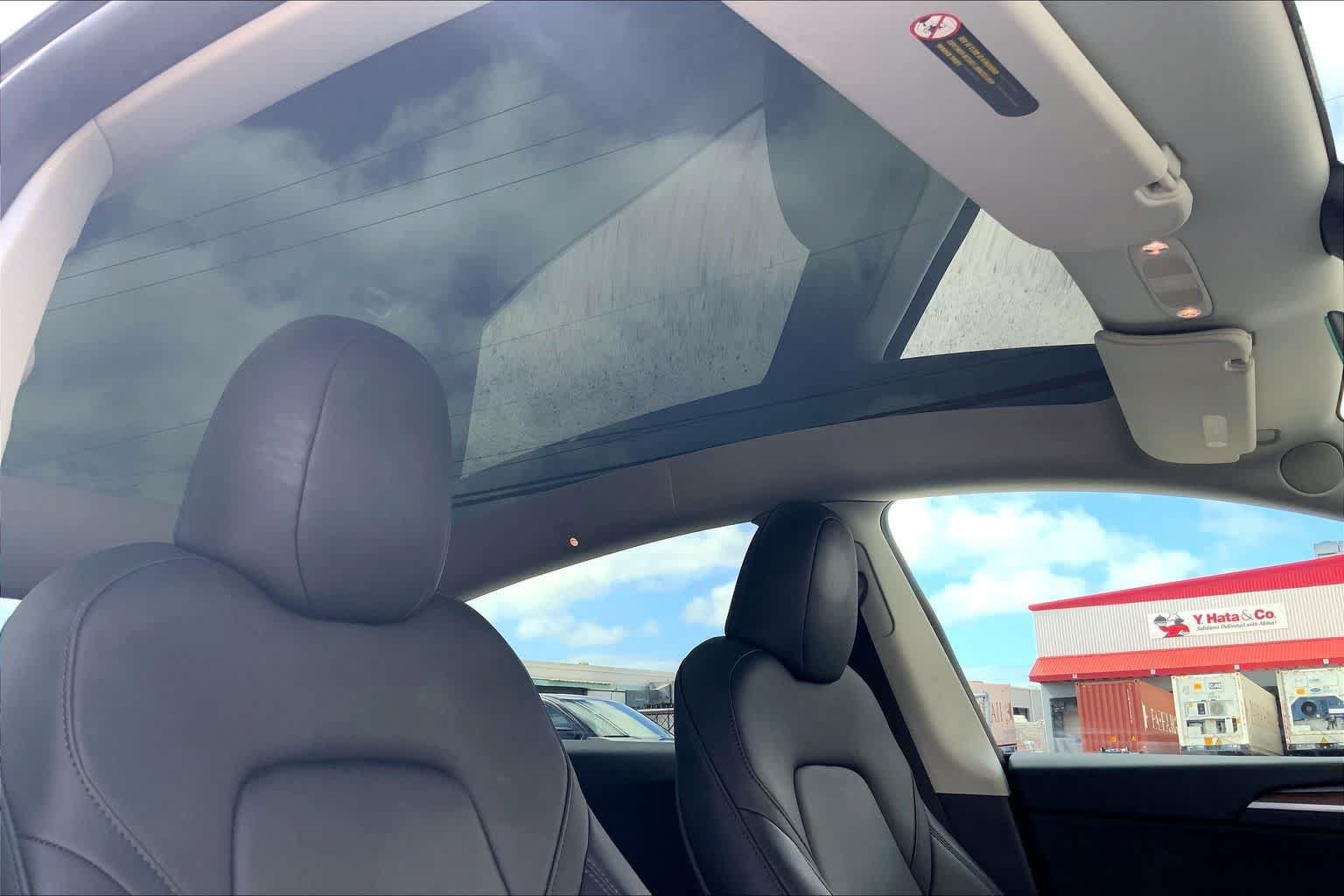 Used 2024 Tesla Model Y 2WD image 29