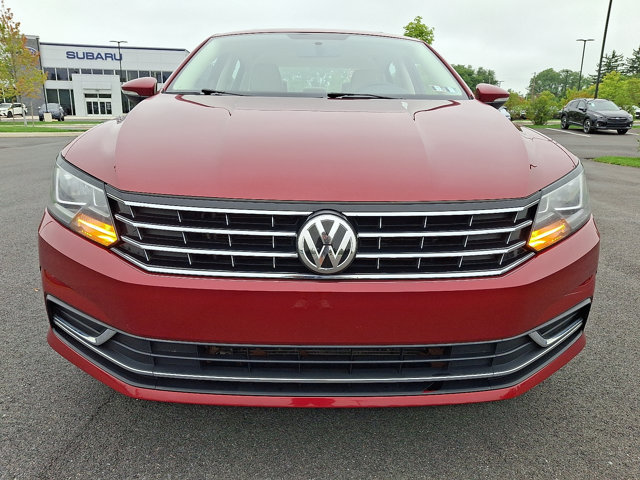 Used 2018 Volkswagen Passat 2.0T SE FWD image 2
