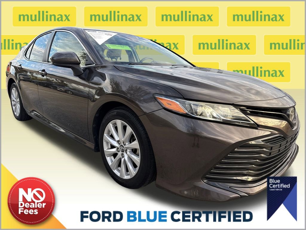 Used 2018 Toyota Camry LE image 1