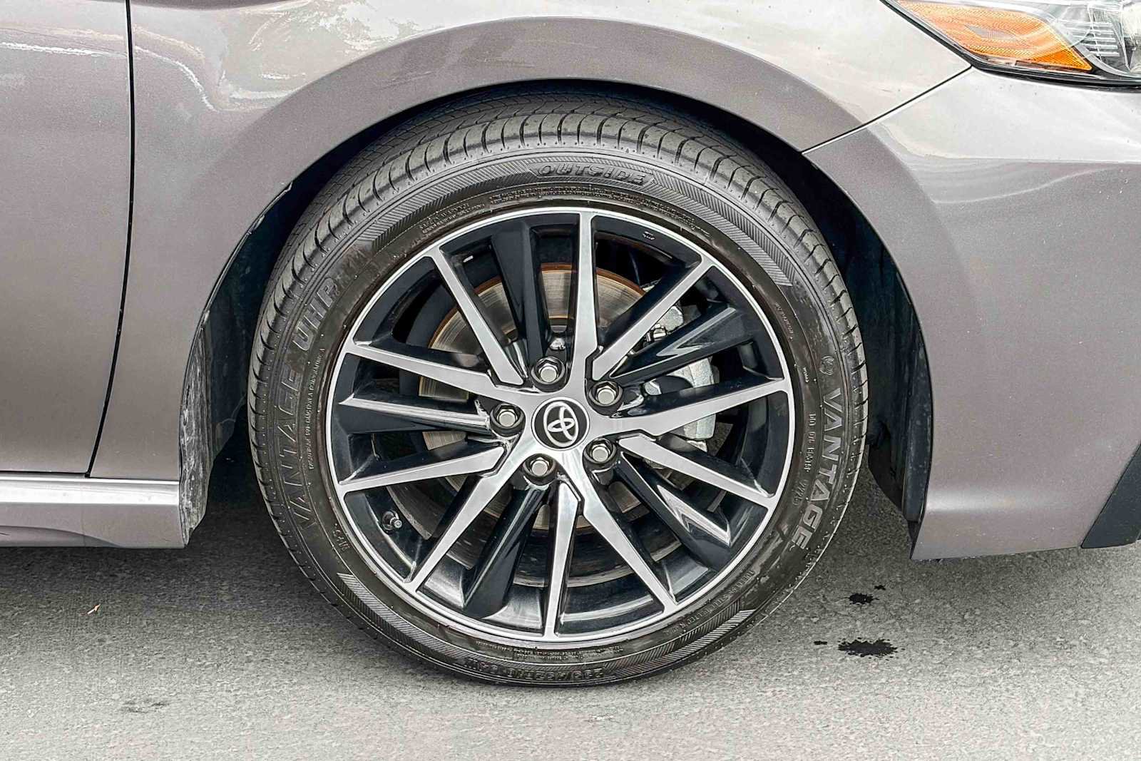 Used 2022 Toyota Camry SE image 9