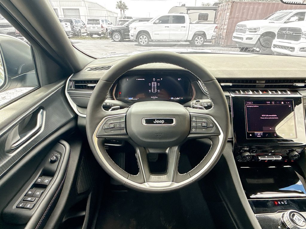 New 2025 Jeep Grand Cherokee Laredo w/ Luxury Tech Group I RWD image 11