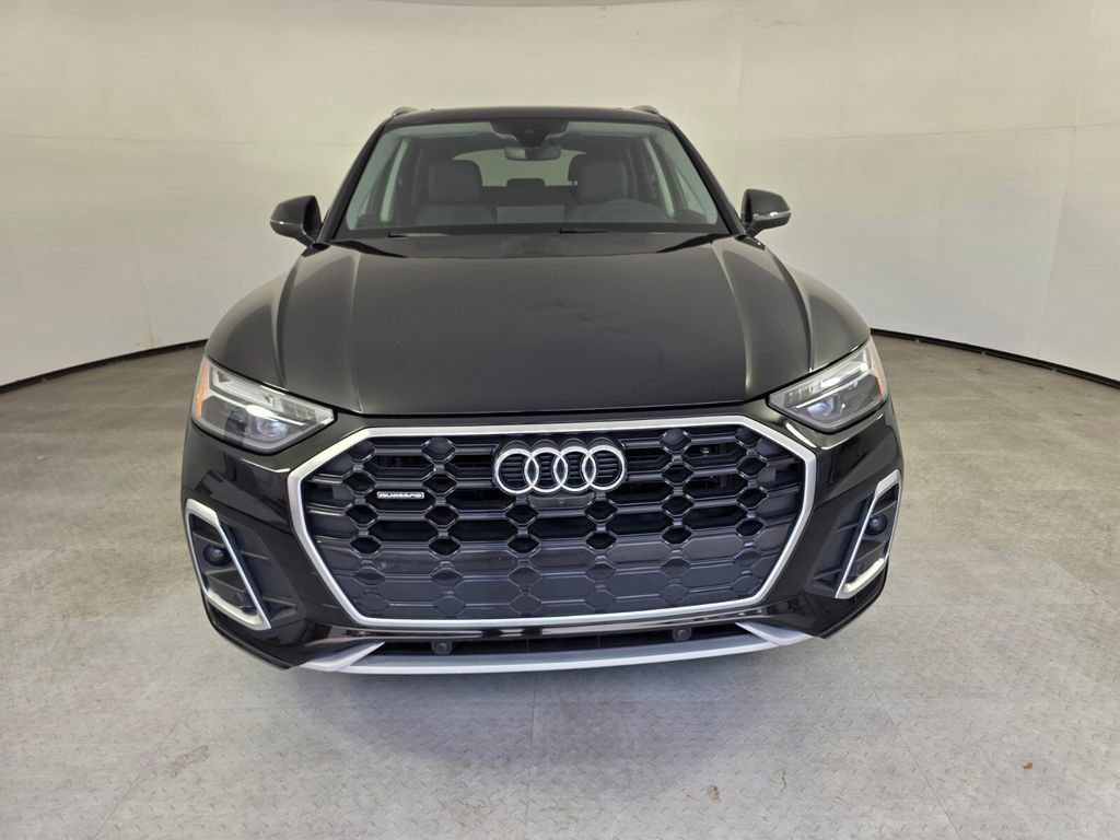 Used 2023 Audi Q5 2.0T Premium Plus w/ Premium Plus Package AWD/4WD image 2