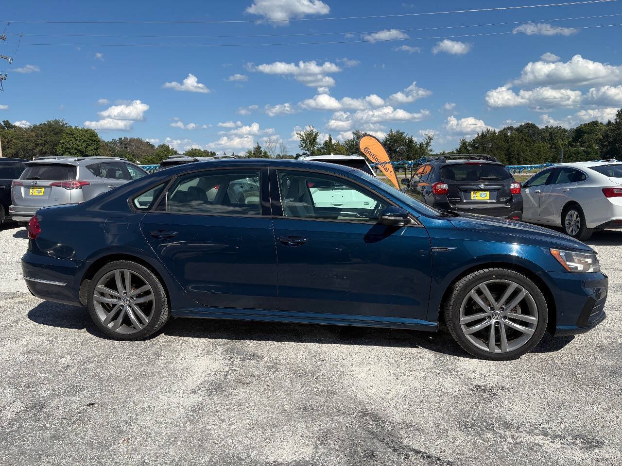 Used 2018 Volkswagen Passat 2.0T R-Line FWD image 14