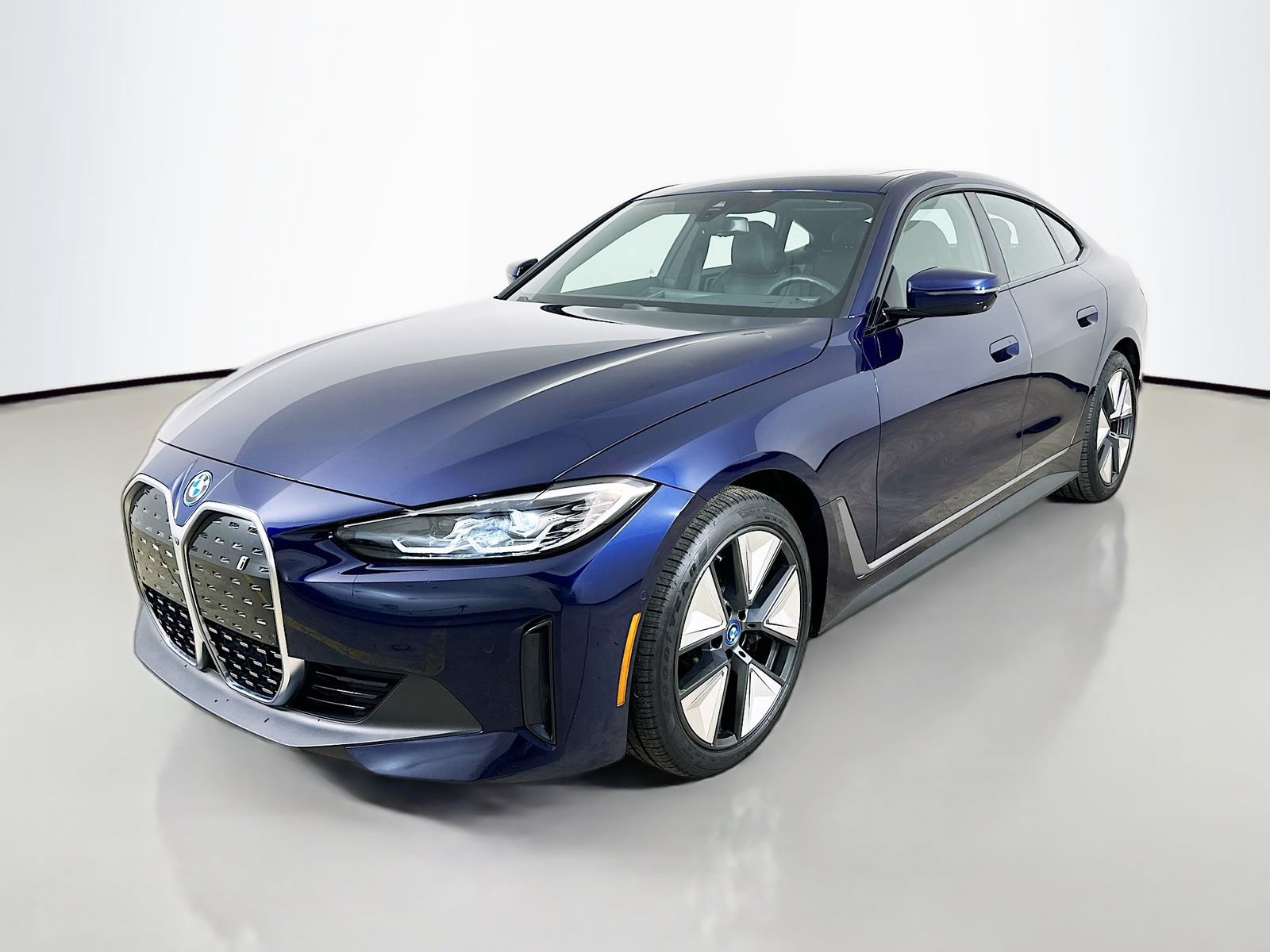 Used 2023 BMW i4 eDrive35 w/ Premium Package RWD video 1