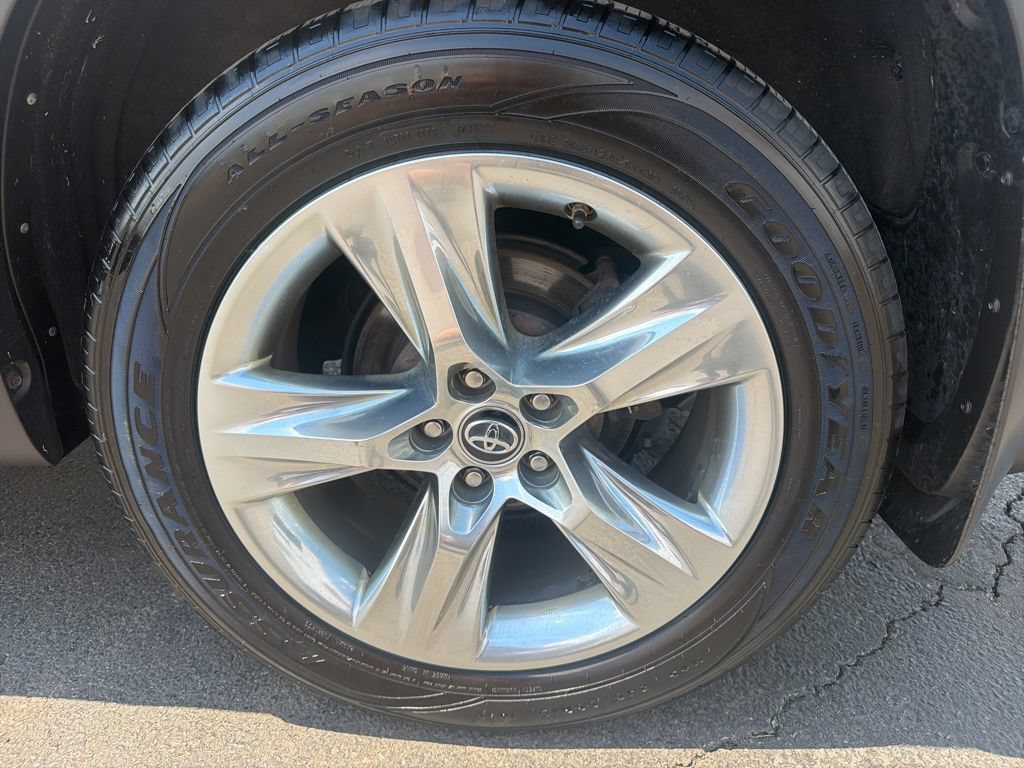 Used 2018 Toyota Highlander Limited AWD/4WD image 48