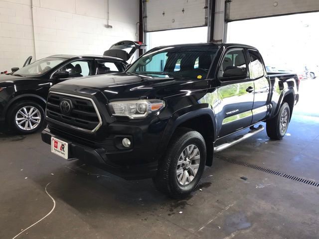 Used 2018 Toyota Tacoma SR5 AWD/4WD image 7