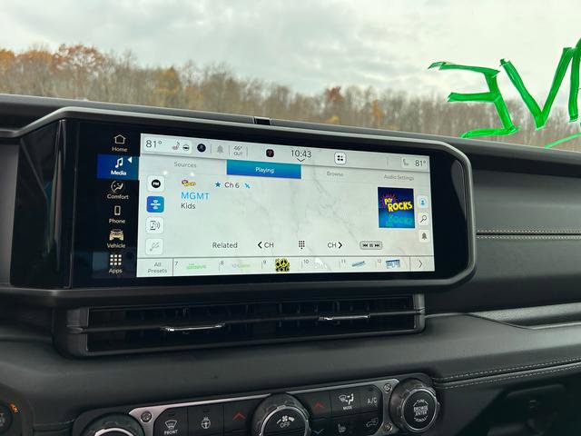 New 2025 Jeep Gladiator High Tide image 12