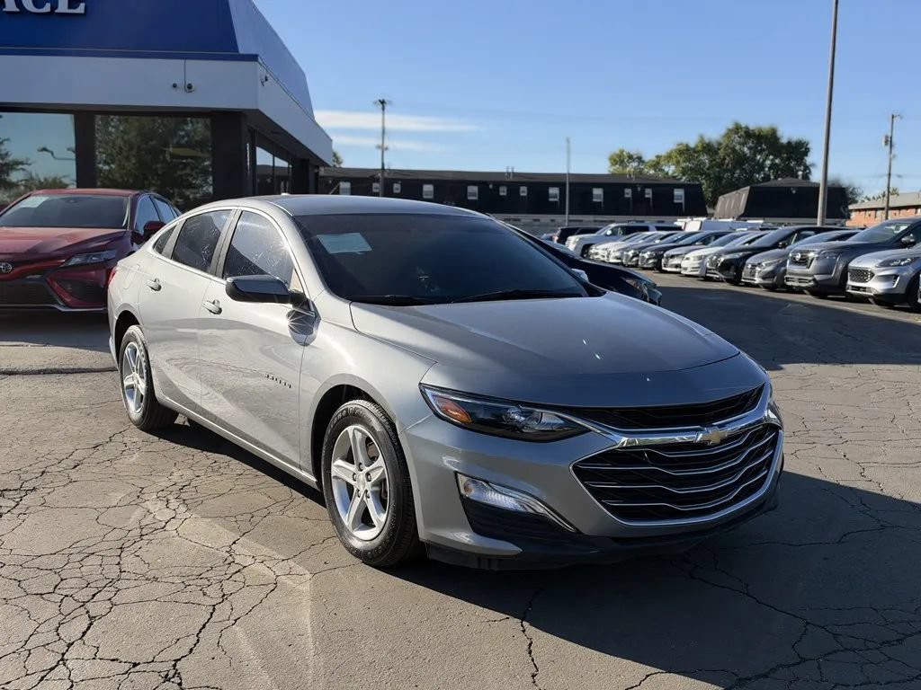 Used 2024 Chevrolet Malibu LS w/ Driver Confidence Package FWD image 3