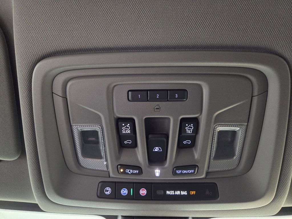 Used 2019 Chevrolet Silverado 1500 LTZ w/ LTZ Premium Package AWD/4WD image 17