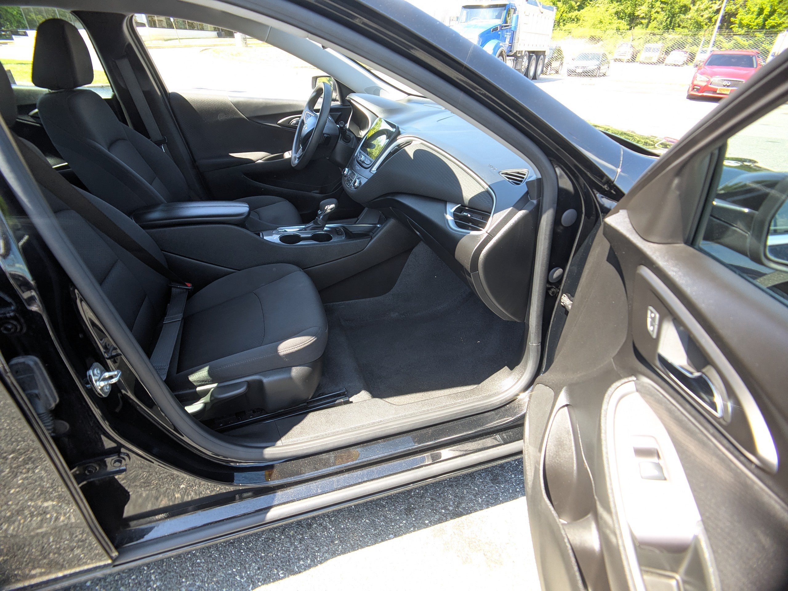 Used 2024 Chevrolet Malibu LT FWD image 12